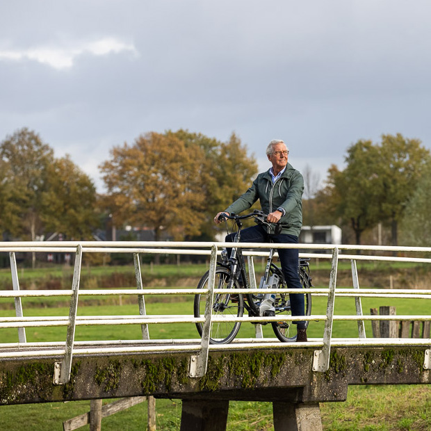 persoonsalarm man met fiets
